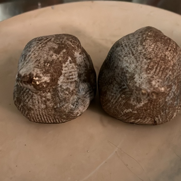 McCarty Pottery set of 2 birds. Nutmeg. Signed - Picture 4 of 4